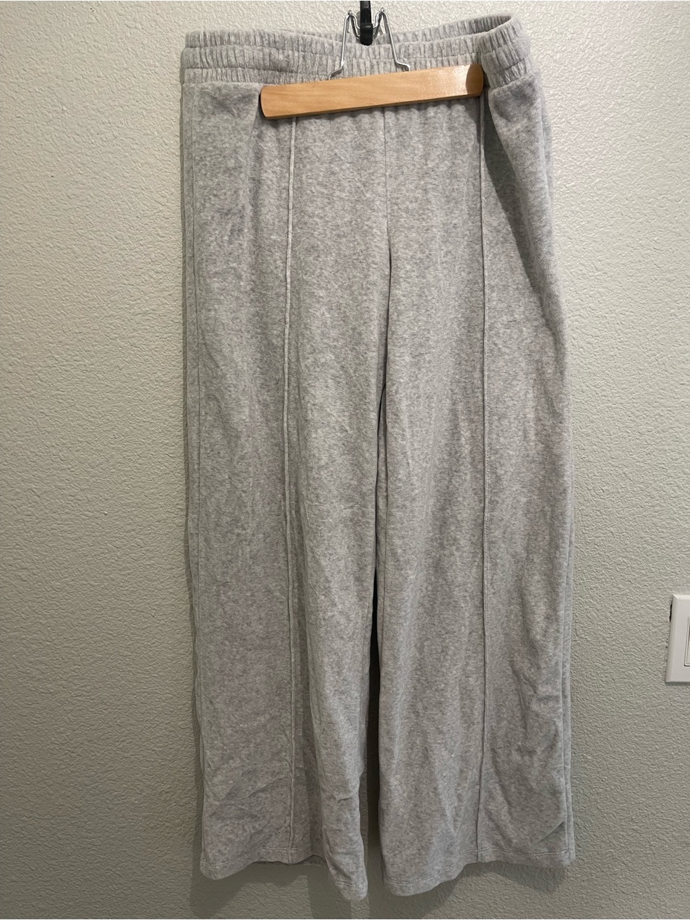Divided Light Gray Wide-Leg Sweatpants
